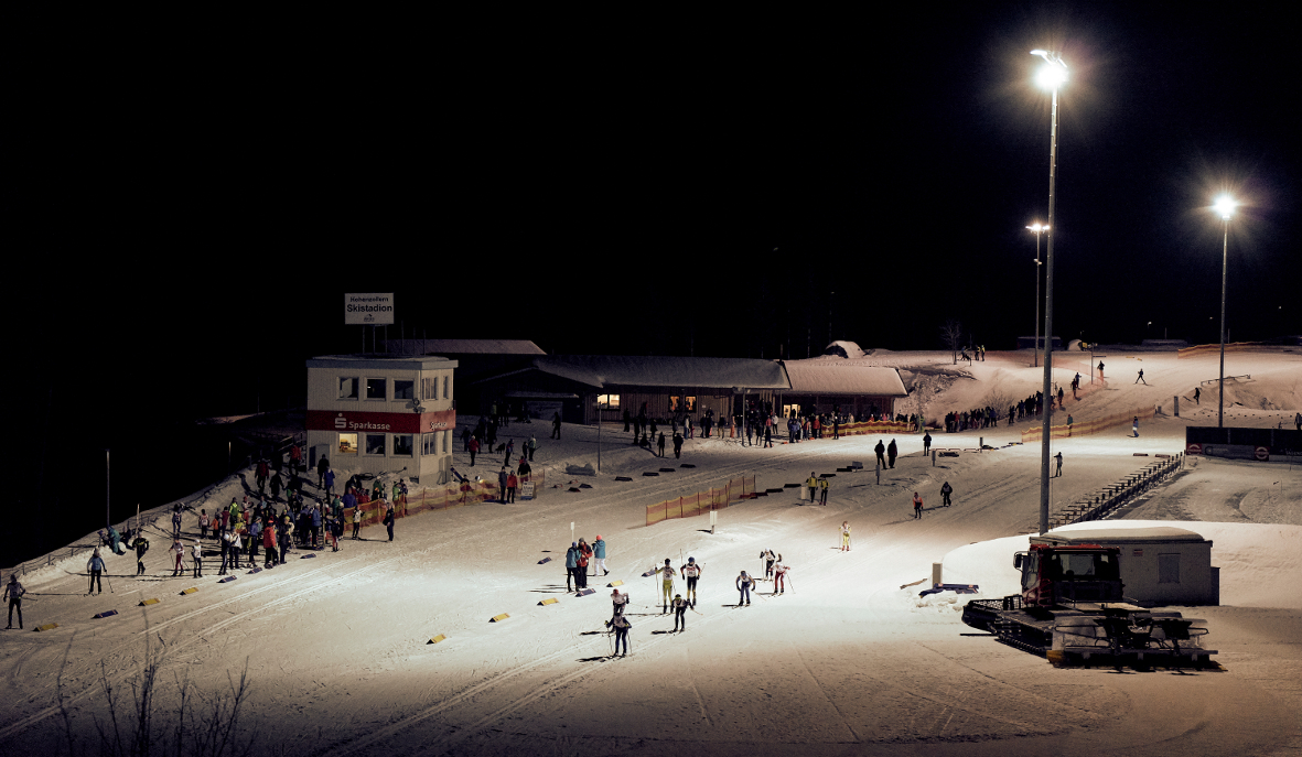 Flutlichtbetrieb im Hohenzollern Skistadion am Großen Arbersee. Foto: woidlife photographie